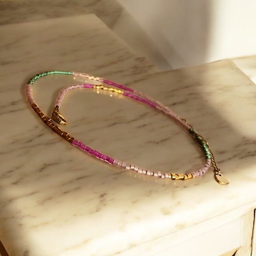 Collier Miyuki : Pétale d’Aurore | collier en perles minuscule Miyuki