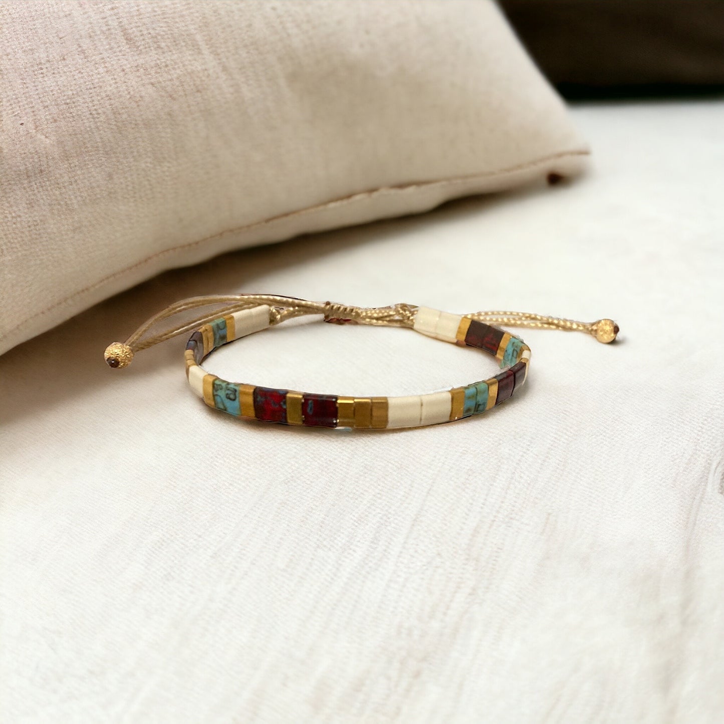 Bracelet Miyuki : Joya , bracelet de perles plates japonaises sur fil d’or