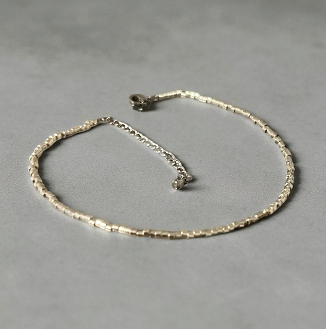Souffle d’Argent
| Bracelet de cheville Miyuki beige et or