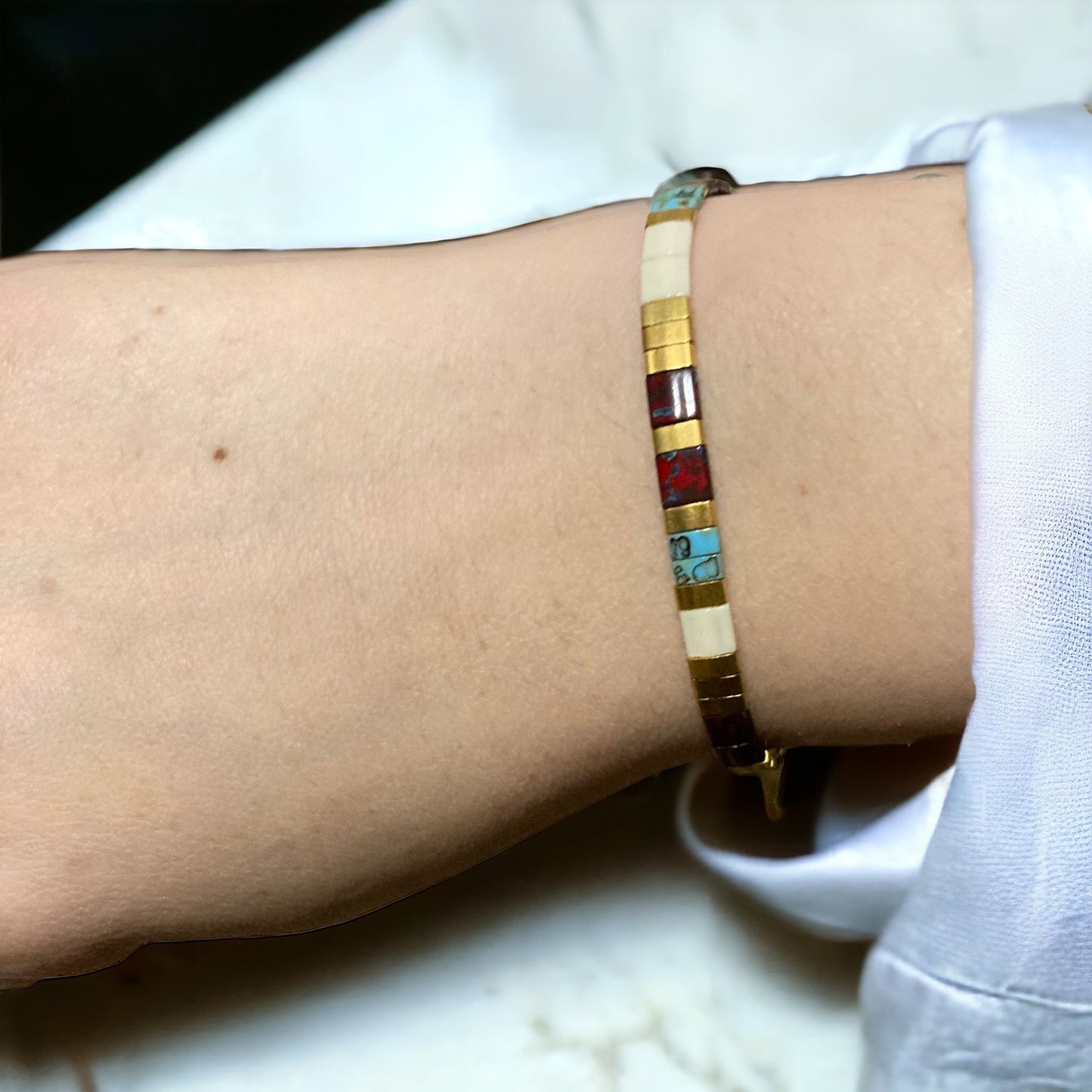 Bracelet Miyuki : Joya , bracelet de perles plates japonaises sur fil d’or