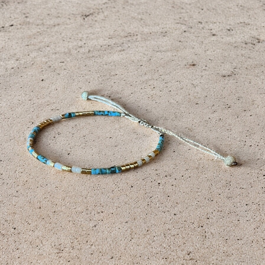 Bracelet Miyuki: Éclat d’Azur |bracelet minimaliste de perles Japonaises