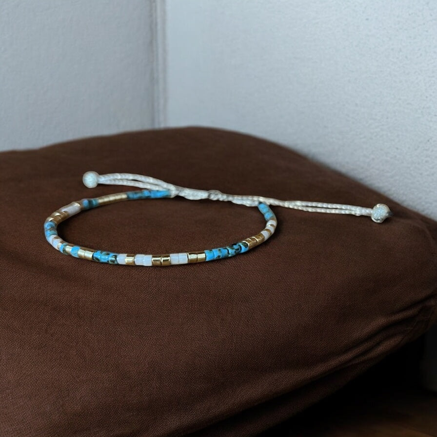Bracelet Miyuki: Éclat d’Azur |bracelet minimaliste de perles Japonaises