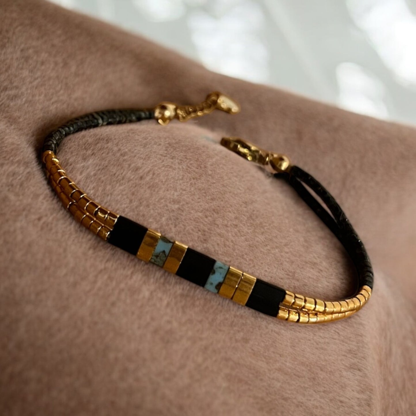 Parure Vélïa | boucles d’oreilles bracelets et collier de perles minimaliste assorties
