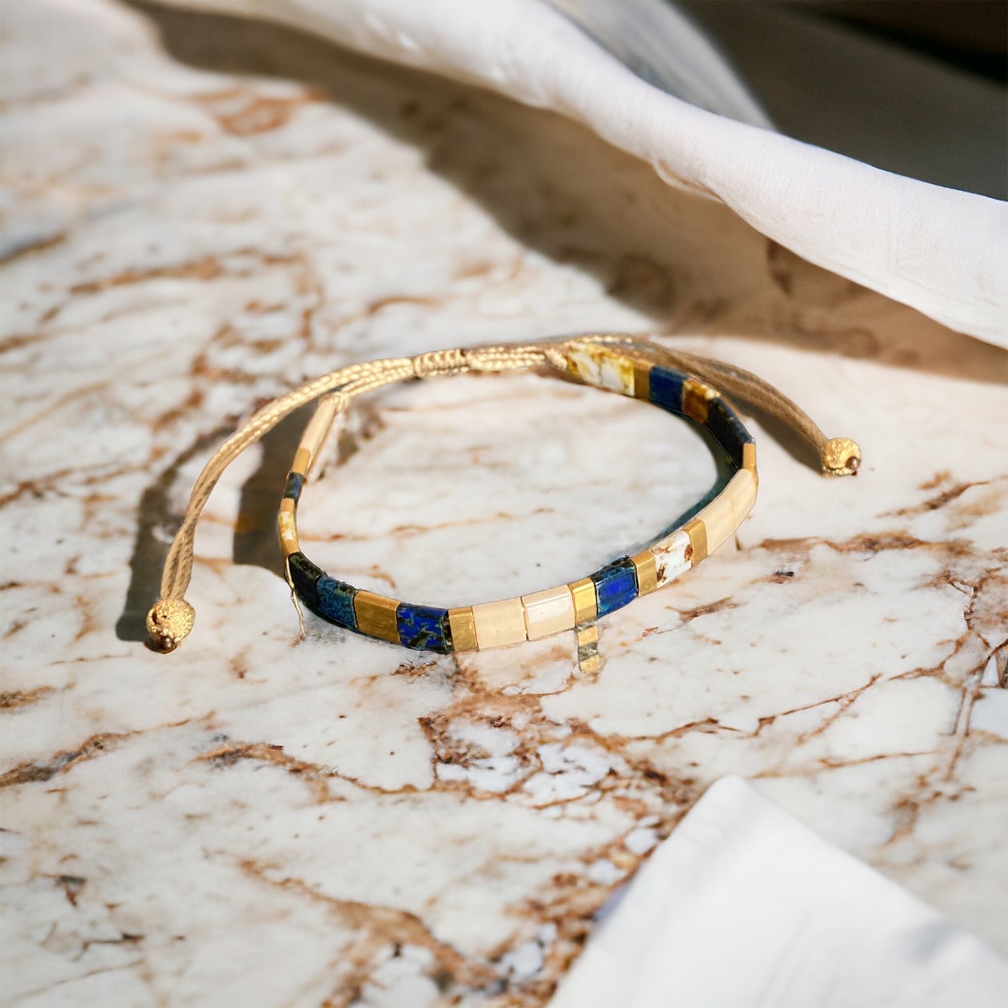 Bracelet Miyuki : Erin , bracelet de perles plates japonaises sur fil d’or