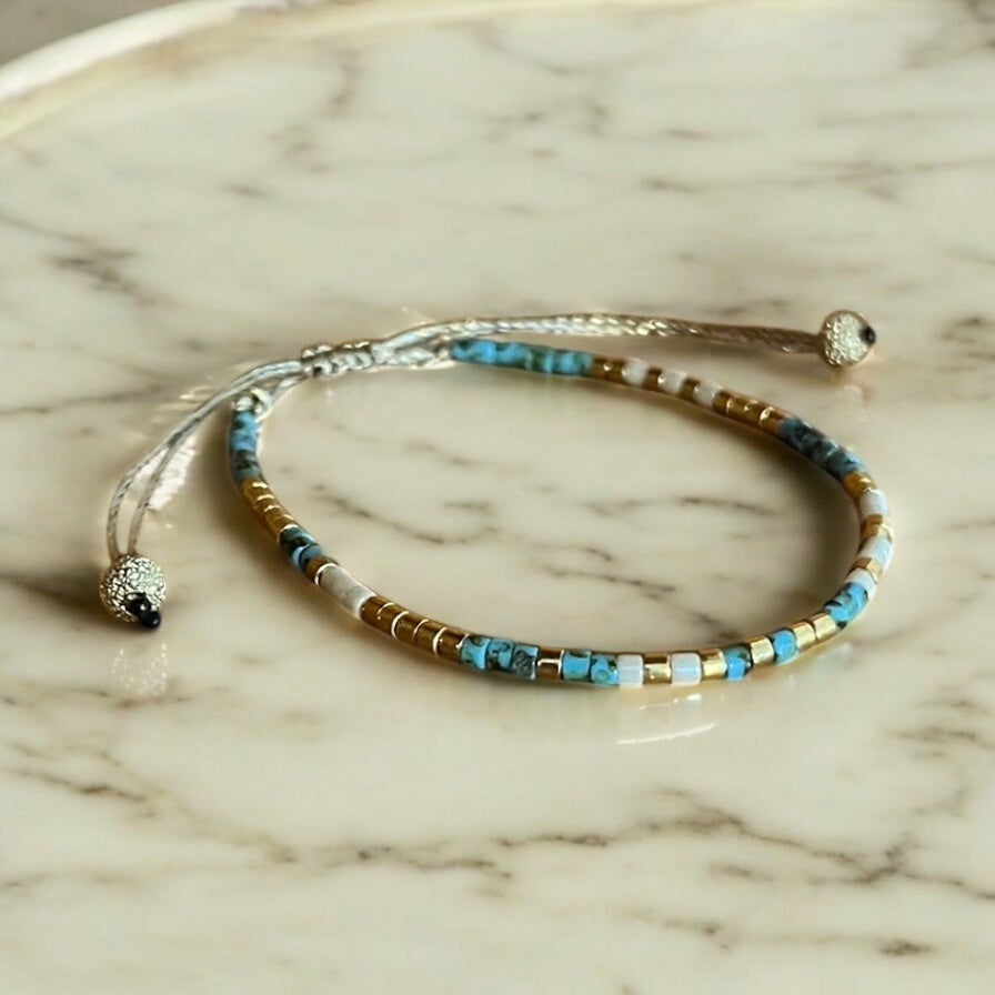 Bracelet Miyuki: Éclat d’Azur |bracelet minimaliste de perles Japonaises