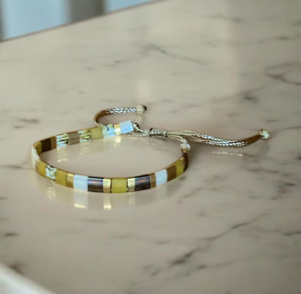Bracelet Miyuki : Esmée, bracelet Miyuki Tila sur fil de soie