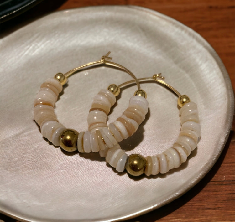 Boucles Précieuses |
Naomi nacre et hématite