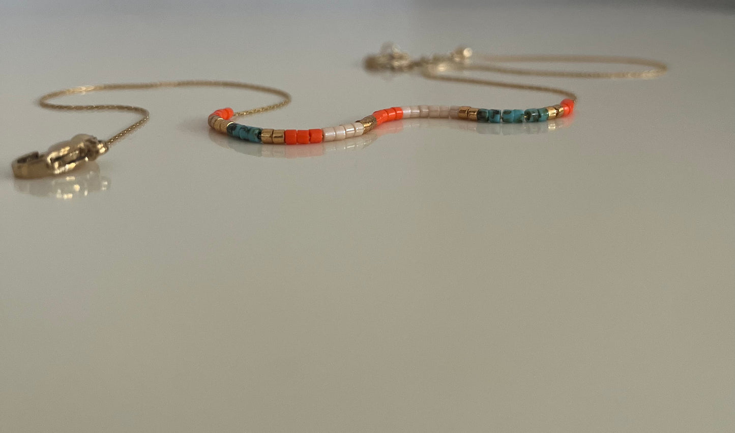Dorine | chaîne minimaliste en acier inoxydable plaqué or 24 carats et perles Miyuki