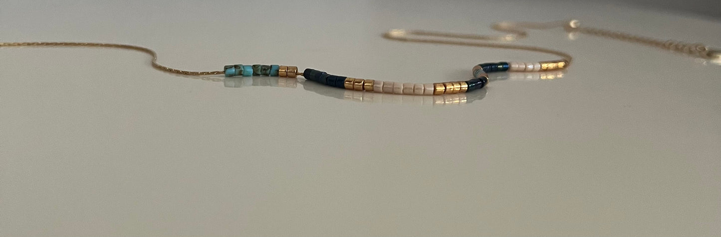 Gracieuse | chaîne minimaliste en acier inoxydable plaqué or 24 carats et perles Miyuki