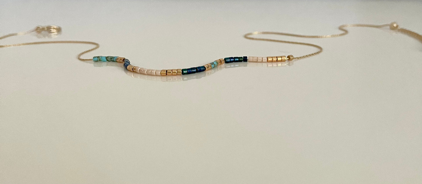 Gracieuse | chaîne minimaliste en acier inoxydable plaqué or 24 carats et perles Miyuki