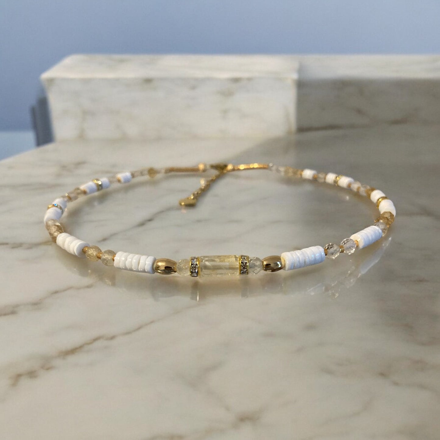 Collier Précieux : Mira , collier de nacre et citrine étincelante