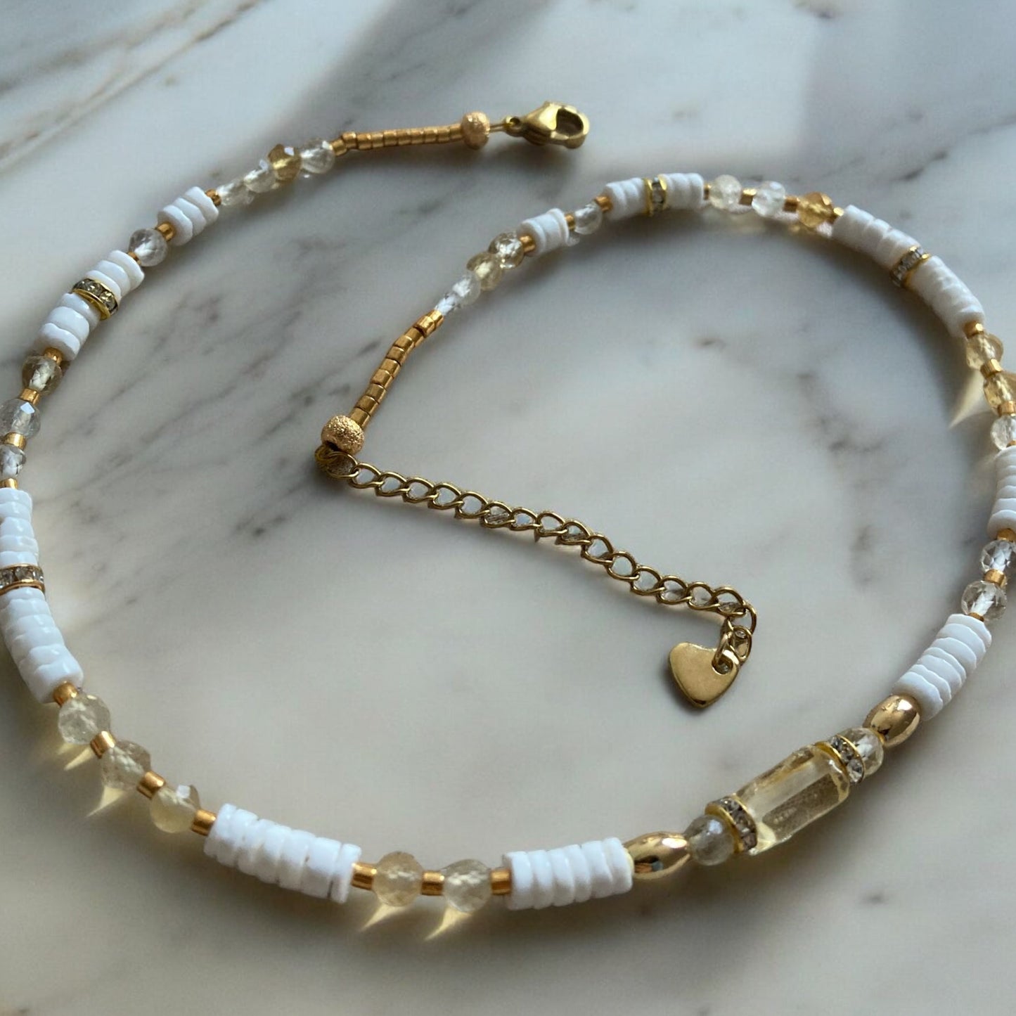 Collier Précieux : Mira , collier de nacre et citrine étincelante