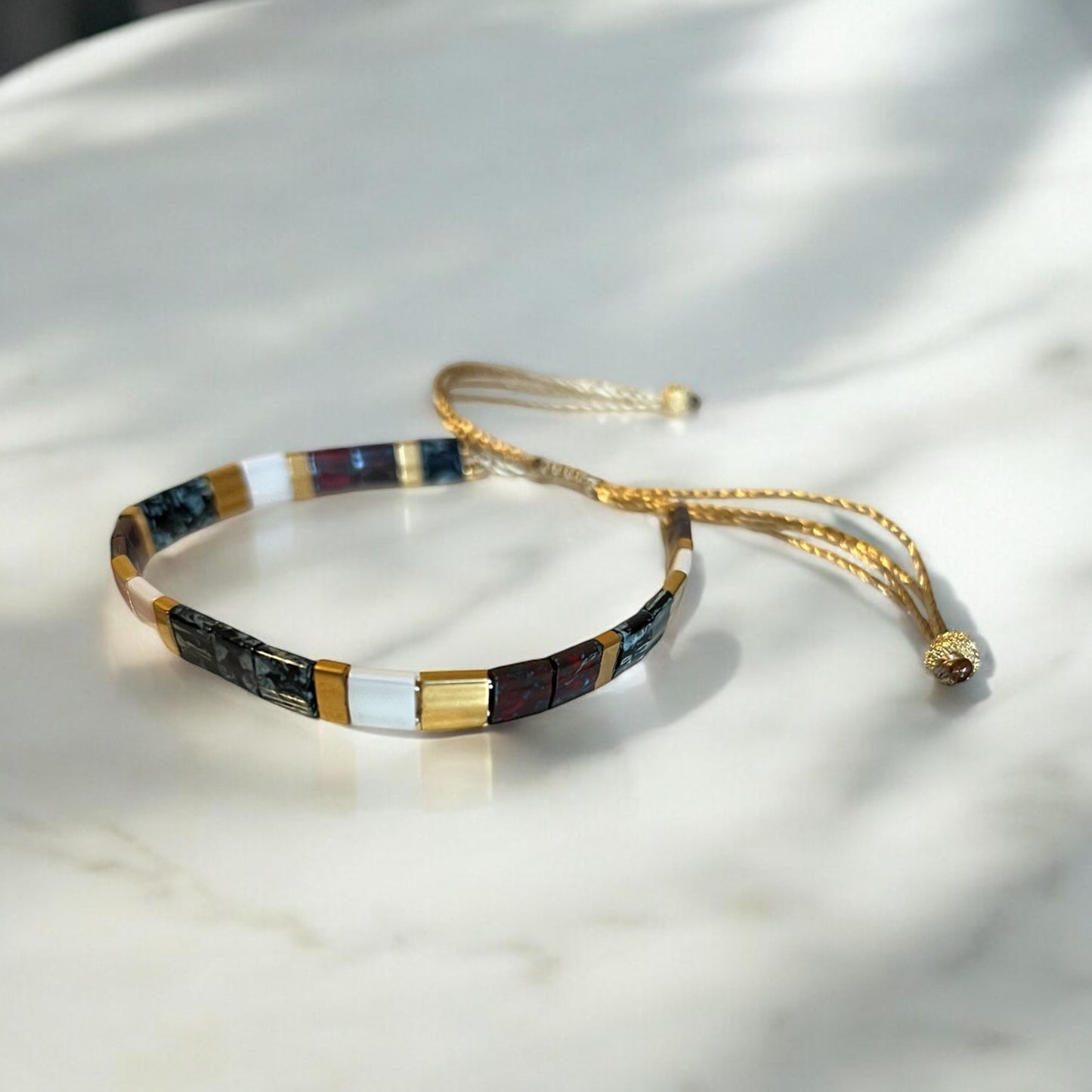 Bracelet Miyuki : Orphée, bracelet Miyuki Tila sur fil de soie