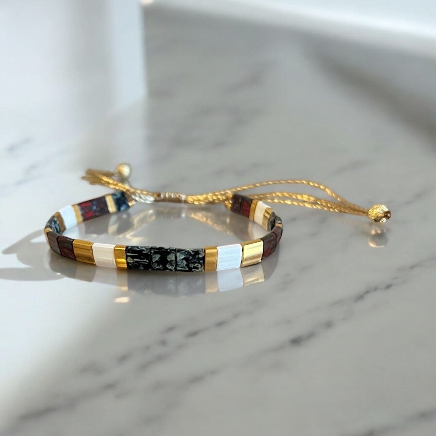 Bracelet Miyuki : Orphée, bracelet Miyuki Tila sur fil de soie