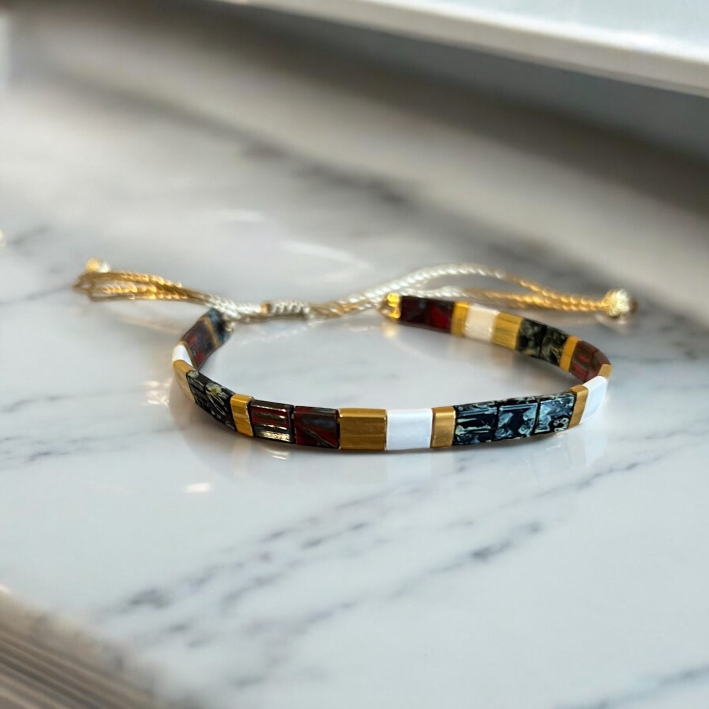 Bracelet Miyuki : Orphée, bracelet Miyuki Tila sur fil de soie