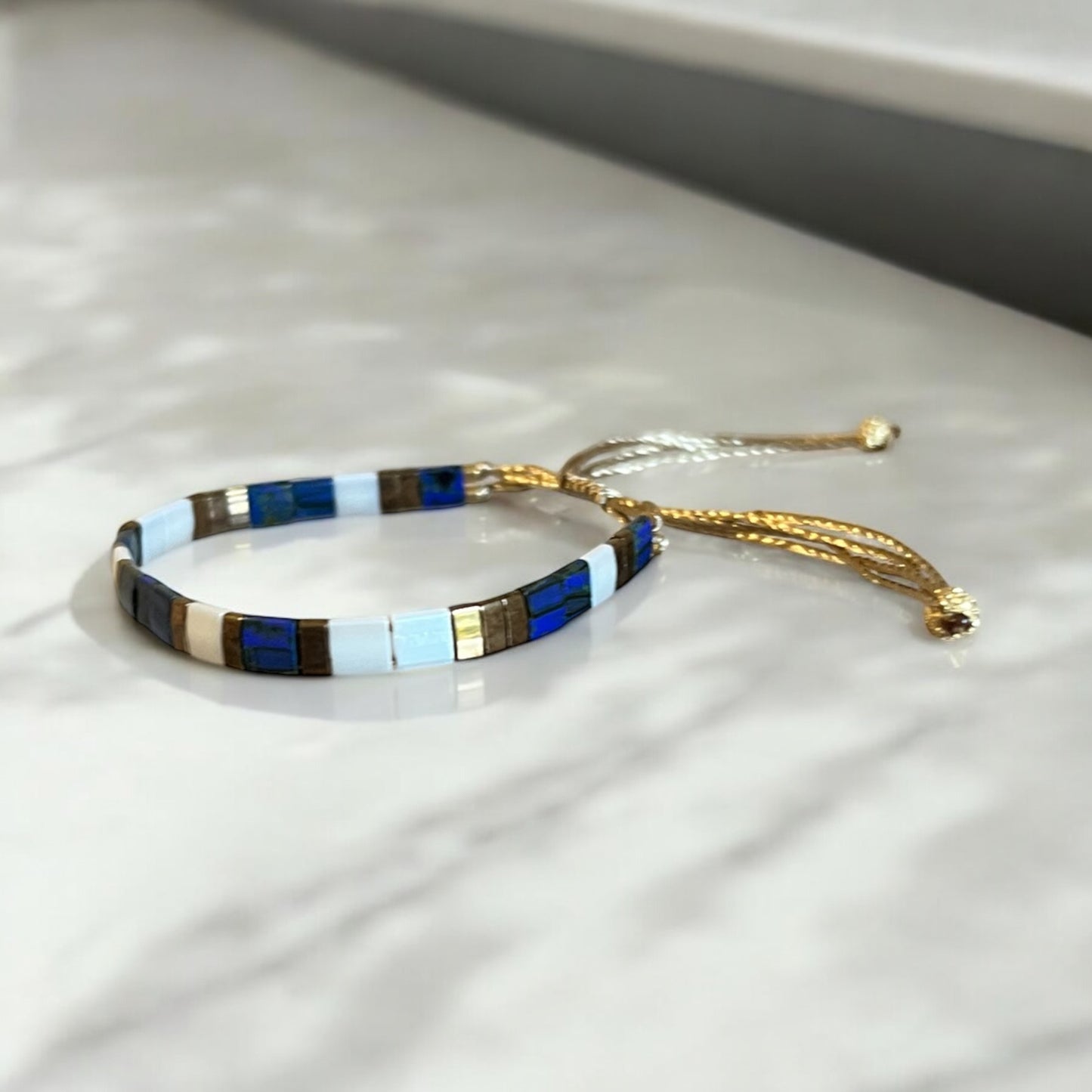 Bracelet Miyuki : Yara, bracelet Miyuki Tila sur fil de soie