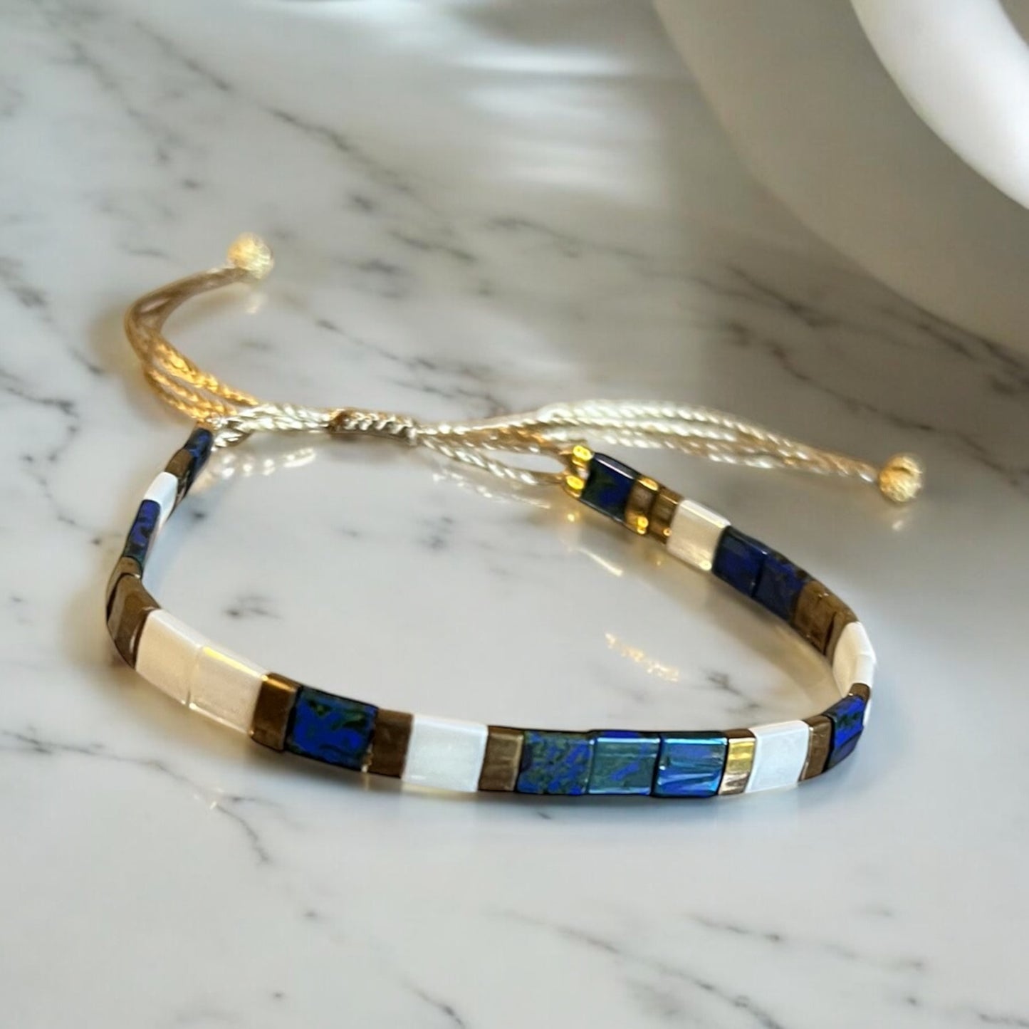Bracelet Miyuki : Yara, bracelet Miyuki Tila sur fil de soie