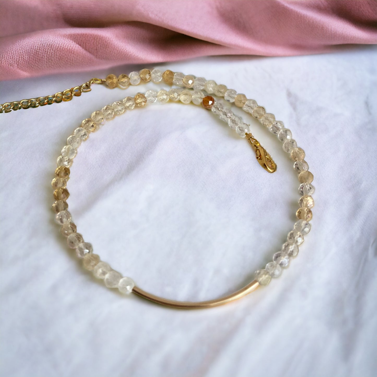Collier précieux : Leïa , collier de pierres semi précieuses citrine