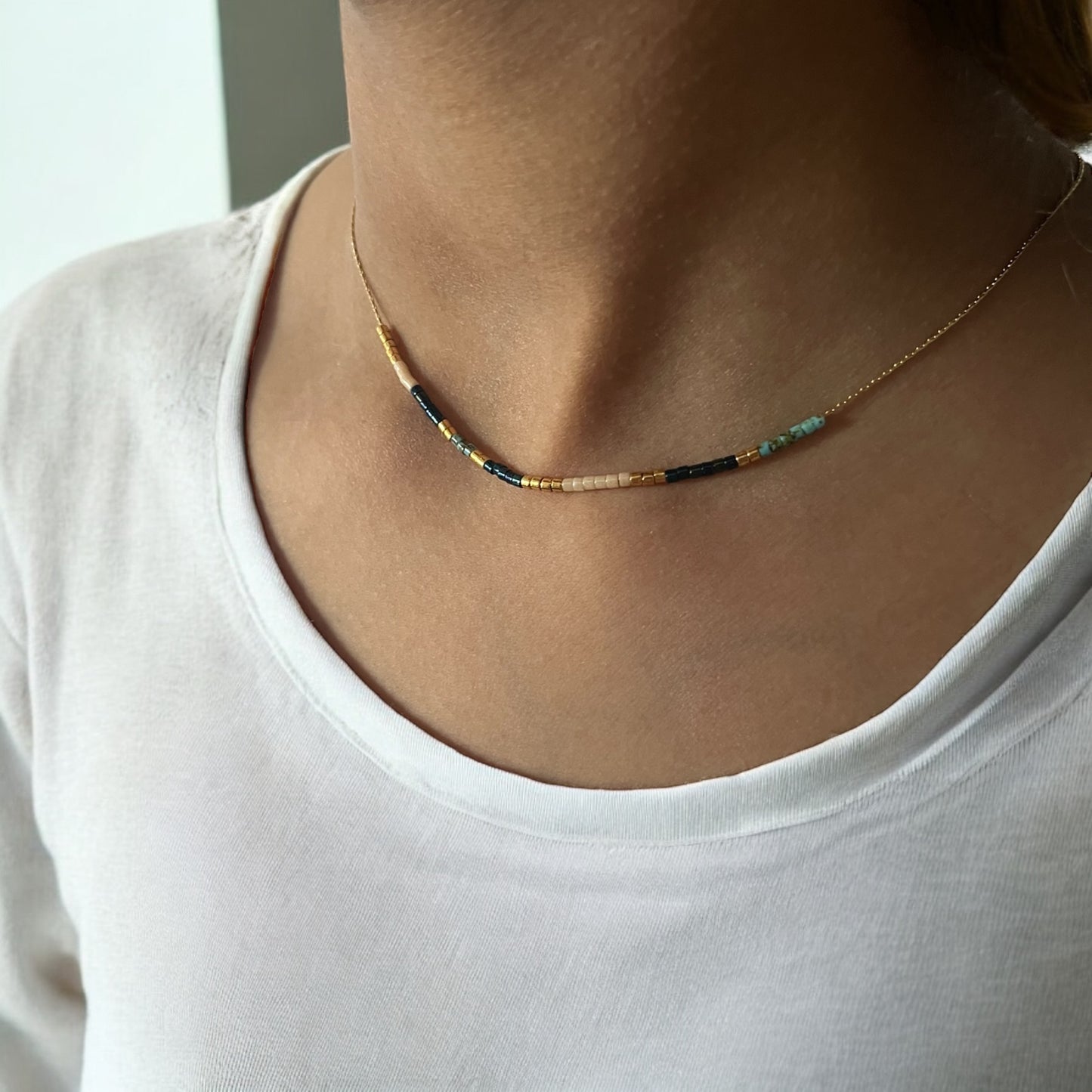 Gracieuse | chaîne minimaliste en acier inoxydable plaqué or 24 carats et perles Miyuki