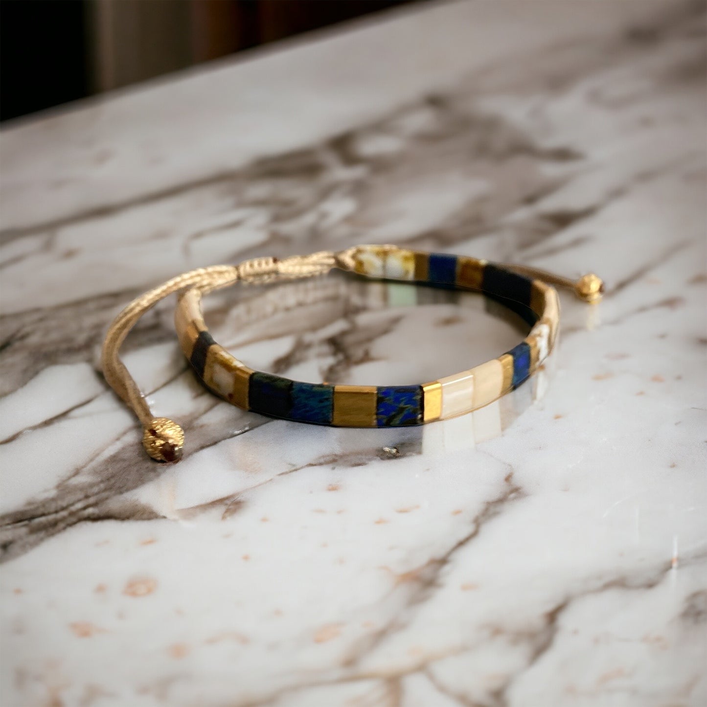 Bracelet Miyuki : Erin , bracelet de perles plates japonaises sur fil d’or