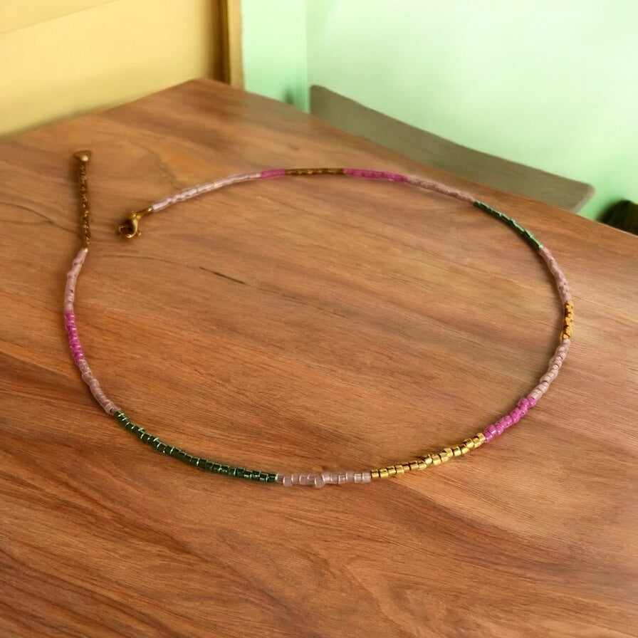 Collier Miyuki : Pétale d’Aurore |  collier en perles minuscule Miyuki
