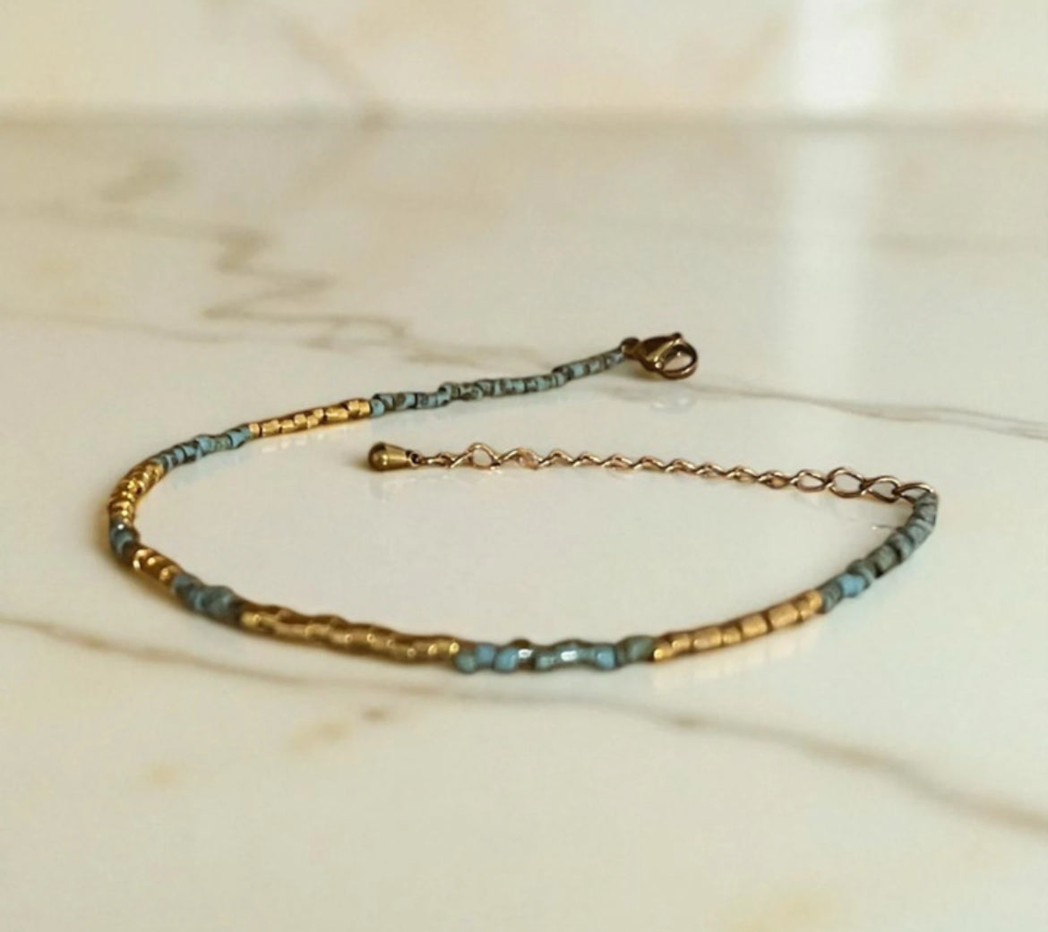 Poussière d’étoile | Bracelet de cheville Miyuki turquoise et or