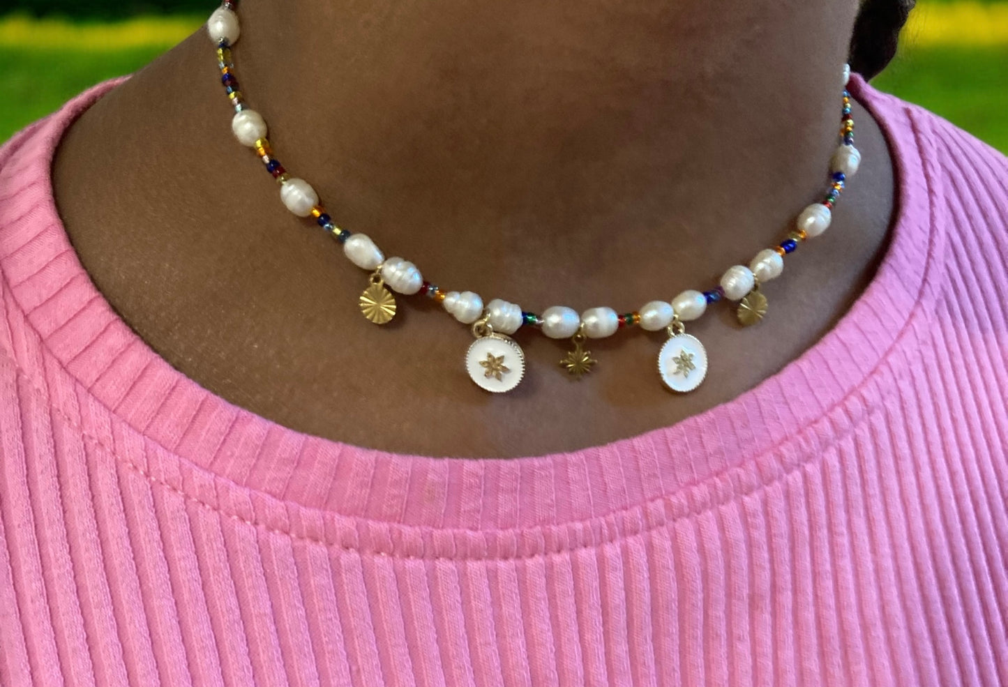 Collier Miyuki : Ambre , collier à breloque en perles miyuki multicolores et perles de cultures