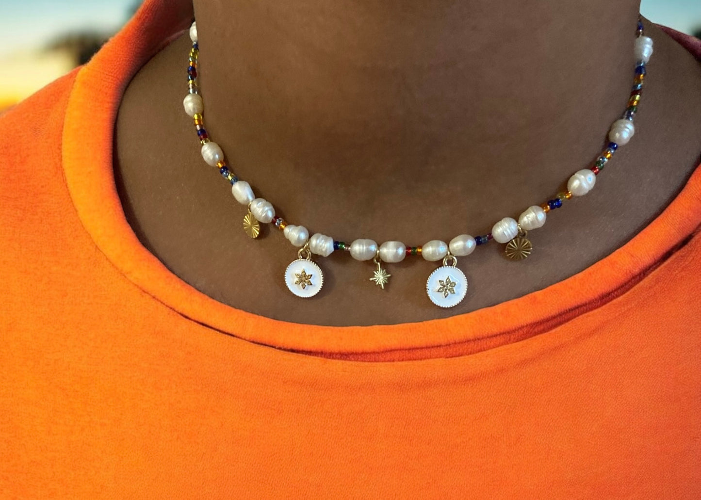 Collier Miyuki : Ambre , collier à breloque en perles miyuki multicolores et perles de cultures