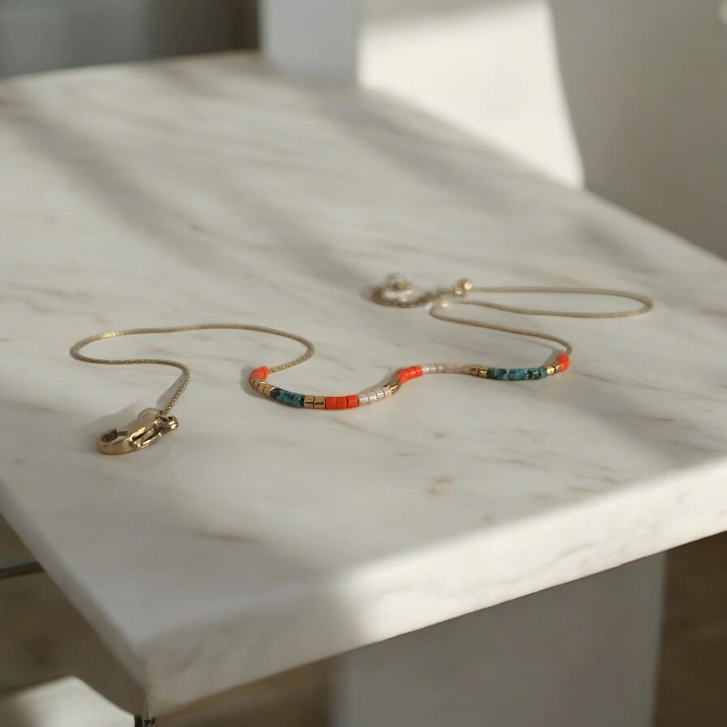 Dorine | chaîne minimaliste en acier inoxydable plaqué or 24 carats et perles Miyuki