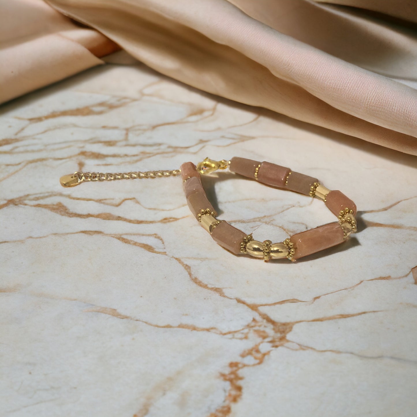 Bracelet précieux Lolita en pierres semi précieuses pierre de soleil et hématite