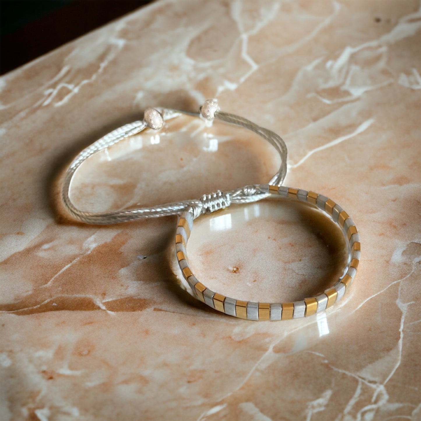 Bracelet Miyuki Lexie , bracelet miyuki tila boho chic sur fil de soie