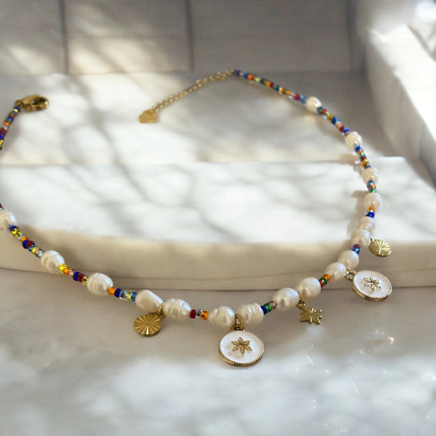 Collier Miyuki : Ambre , collier à breloque en perles miyuki multicolores et perles de cultures
